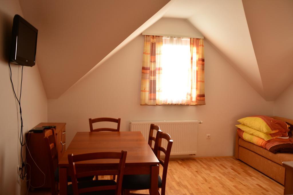 צ'רקנו Apartments Gatej מראה חיצוני תמונה